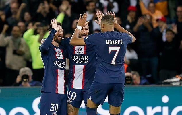 关于法国豪门巴黎圣日耳曼大胜尼斯,继续领跑积分的信息 关于法国豪门巴黎圣日耳曼大胜尼斯,继续领跑积分的信息