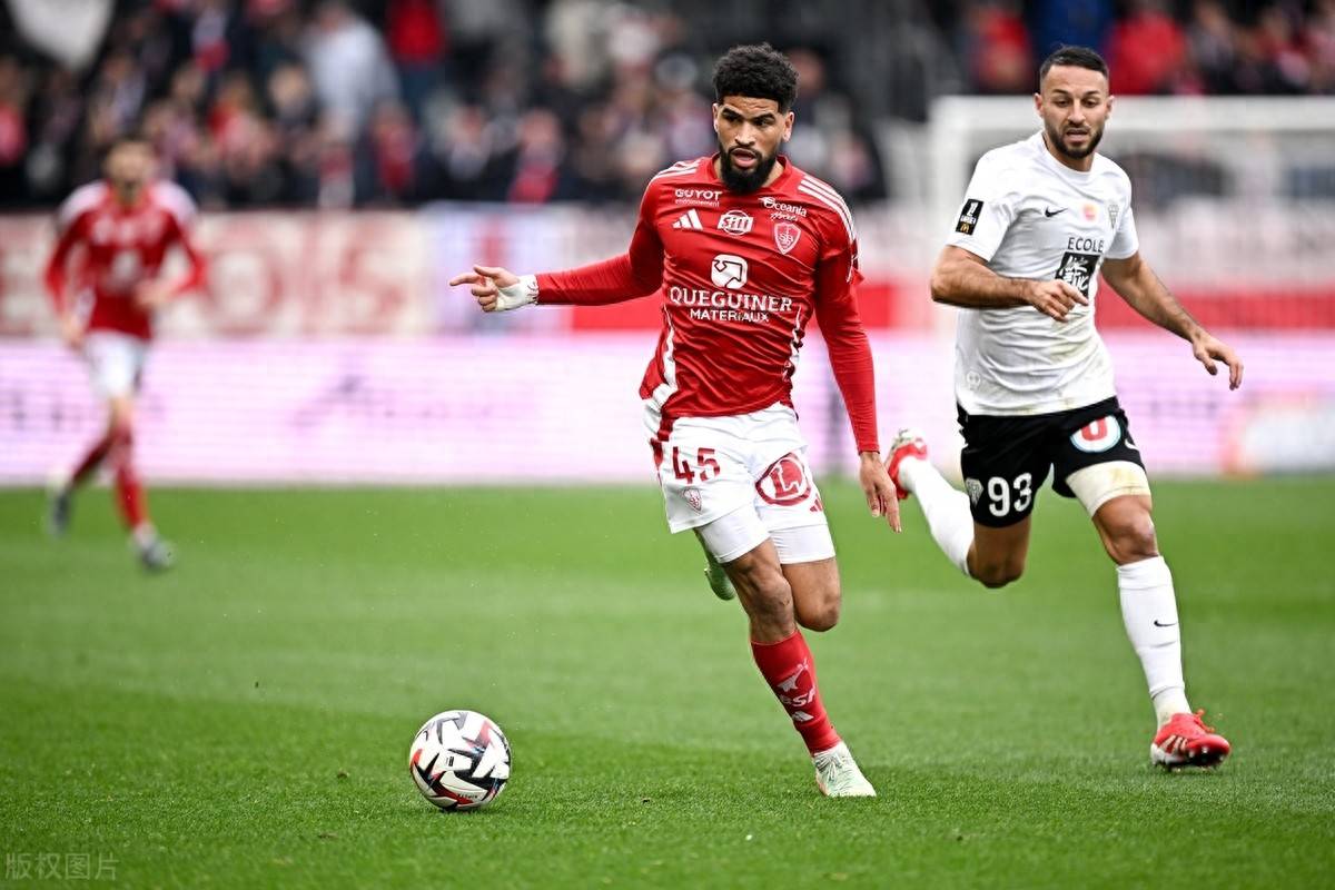 1xbet体育官网入口-包含里尔拿下布雷斯特，客场顽强抢分成功的词条