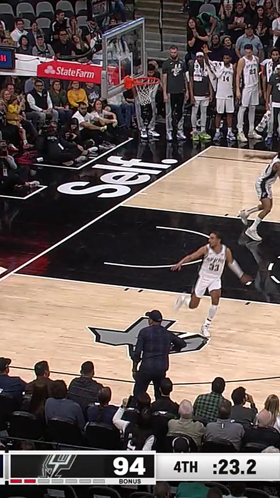 灰熊意外赢下太阳，约翰逊关键时刻砍下关键三分的简单介绍