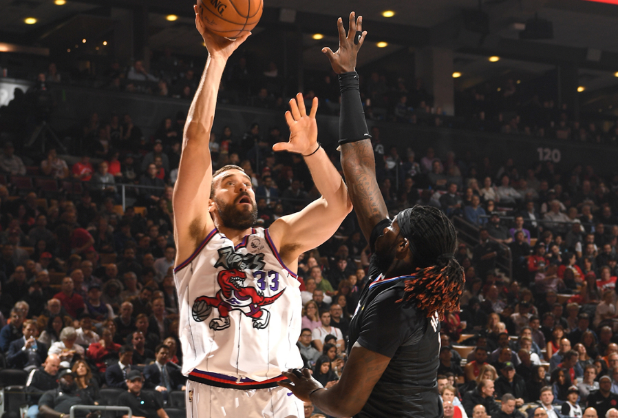 1xbet体育竞技-包含猛龙大胜公牛，伦纳德连续得分的词条