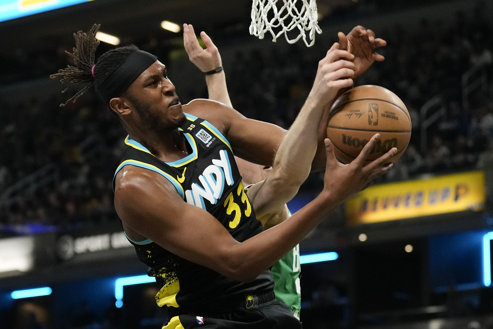 1xbet体育app-包含步行者客场逆转太阳，奥拉迪波砍下关键球的词条