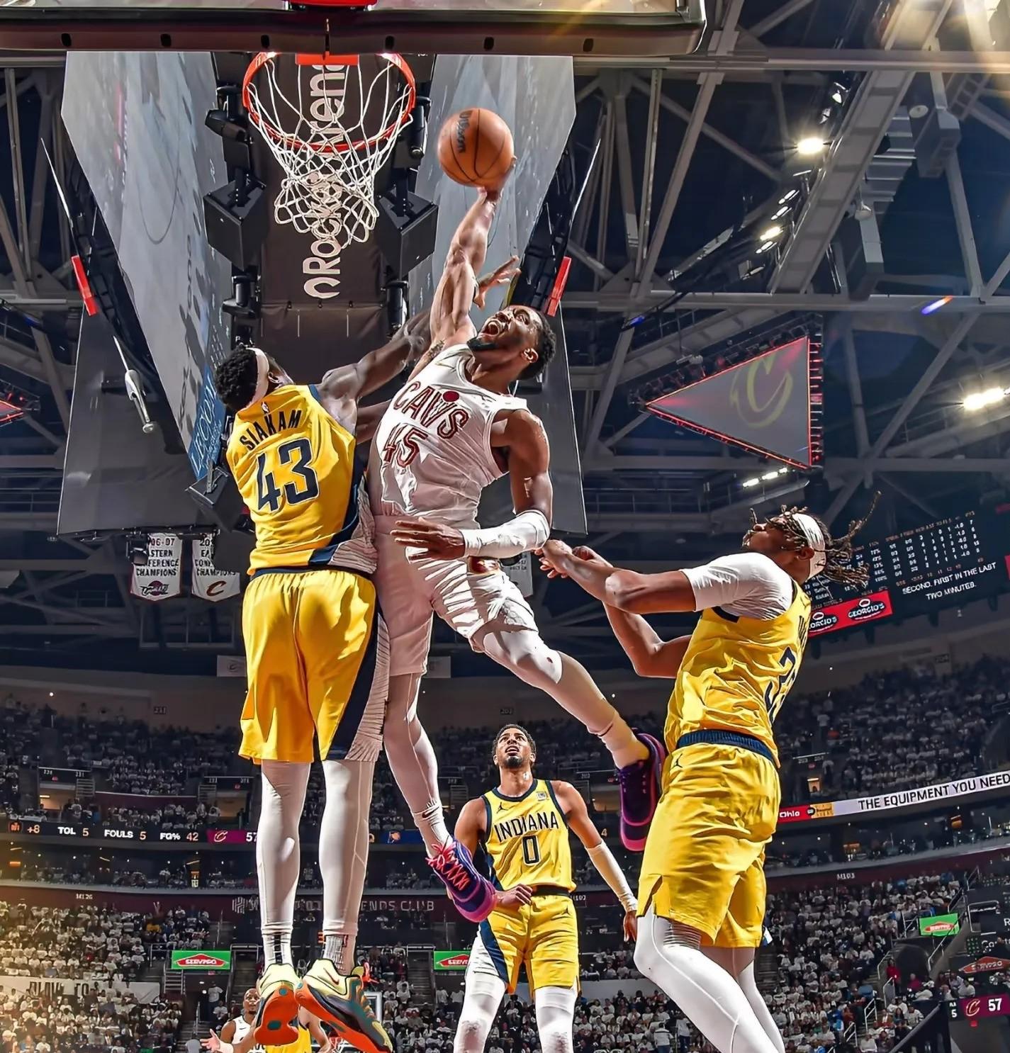 包含步行者客场逆转太阳，奥拉迪波砍下关键球的词条