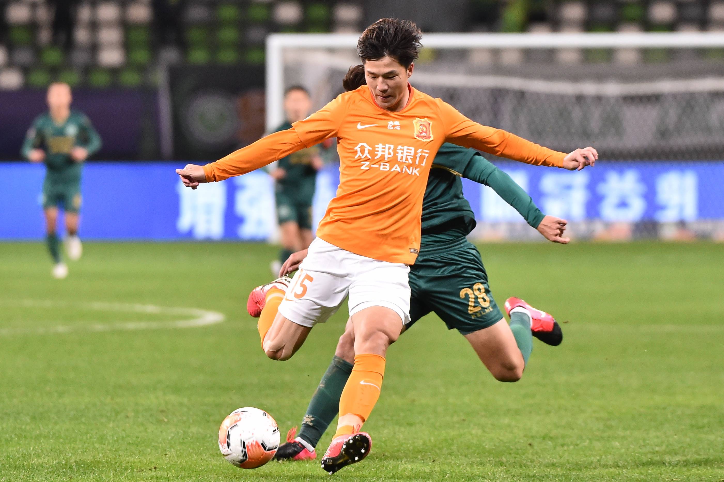 武汉卓尔努力追赶，积极摆脱降级压力